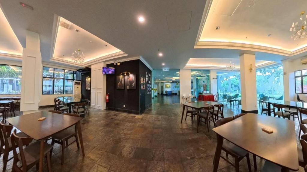 Stallions Suites Penang Jelutong Exterior foto