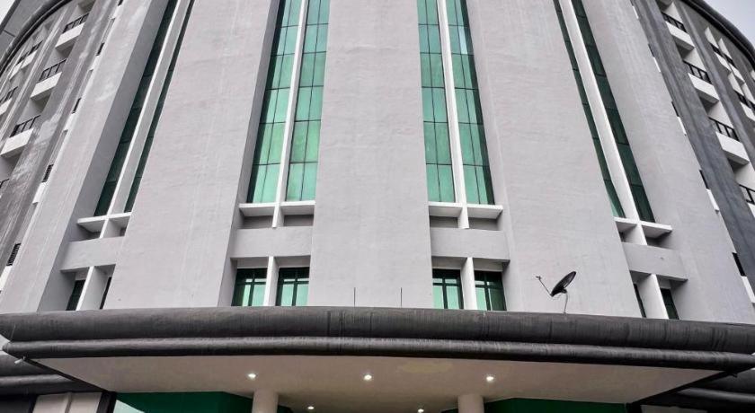 Stallions Suites Penang Jelutong Exterior foto