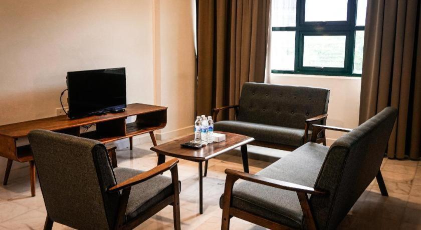 Stallions Suites Penang Jelutong Exterior foto